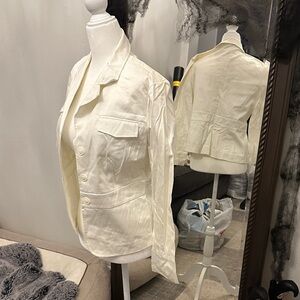 Chic Women's Cream Blazer